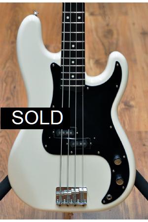 Tokai APB97 Hardpuncher Vintage White Tokai APB97 Hardpuncher Vintage White